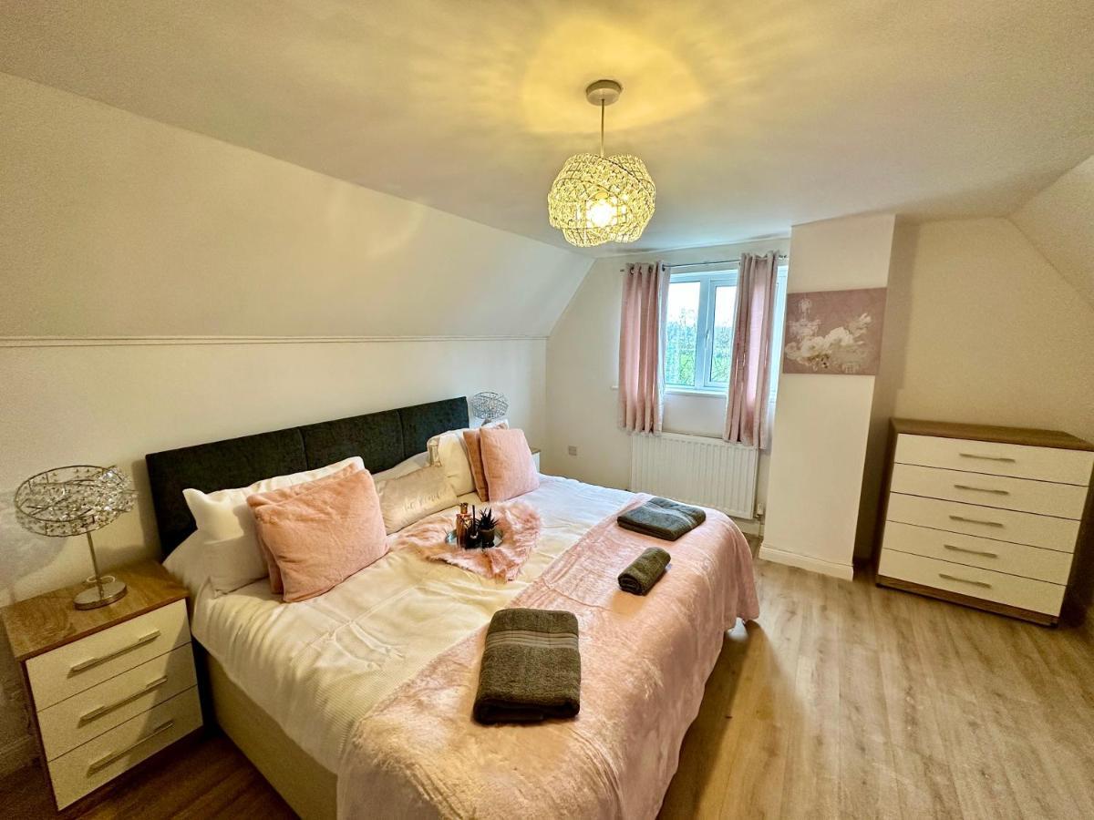 אברגאבני Three Bedroom Rural, Relaxing And Peaceful,Dogs Welcome! With Cymru Holidays מראה חיצוני תמונה