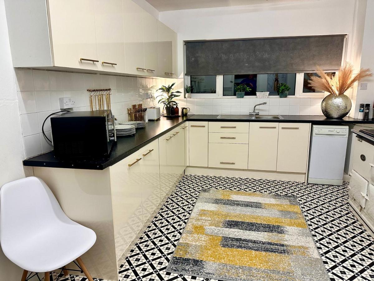 אברגאבני Three Bedroom Rural, Relaxing And Peaceful,Dogs Welcome! With Cymru Holidays מראה חיצוני תמונה
