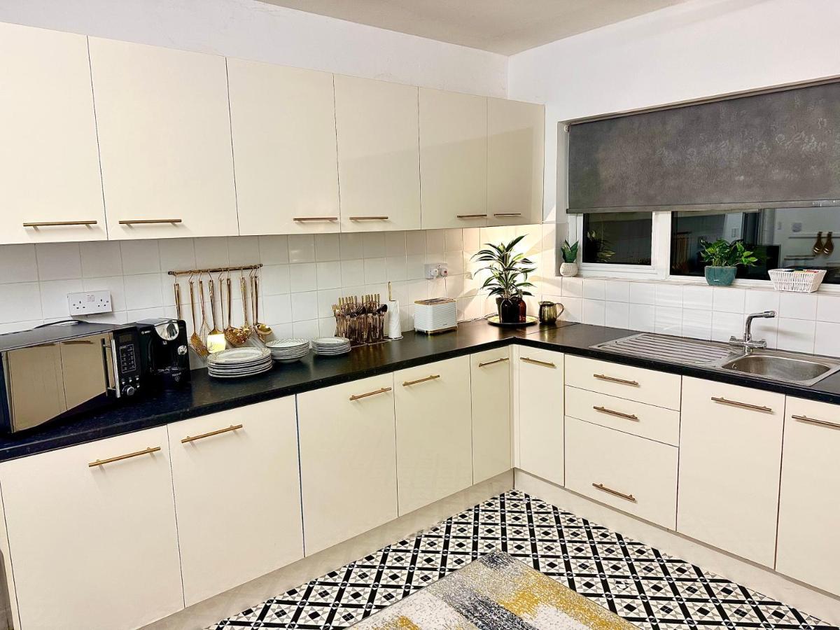 אברגאבני Three Bedroom Rural, Relaxing And Peaceful,Dogs Welcome! With Cymru Holidays מראה חיצוני תמונה